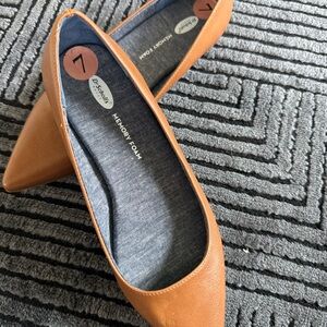 Dr. Scholl's Women's Pointed Toe Flats in Cognac Brown Size 7